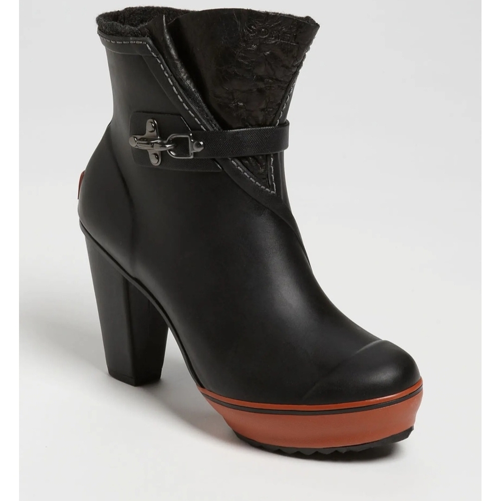 SOREL Medina Black Ankle Rain Boots with Orange Sole